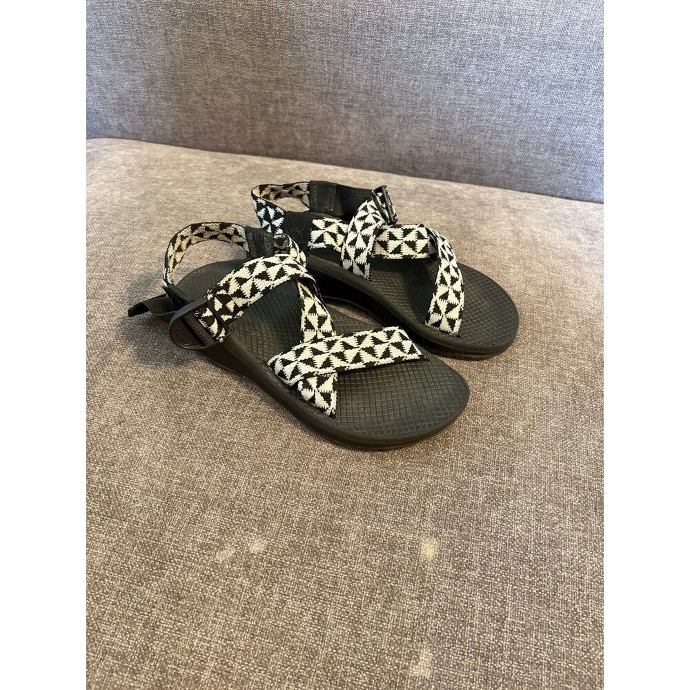 Chaco Mega Z Cloud Womens black and white triangle pattern Size 6